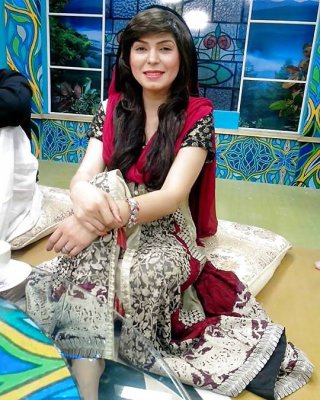Sexy Muslim News Reader Shazziya for BIG BLACK COCKS #22937185