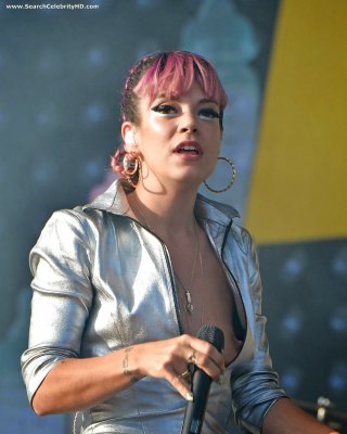 Lily Allen Nipple Slip Onstage At V Festival In London