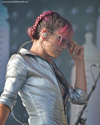 Lily Allen Nipple Slip Onstage At V Festival In London