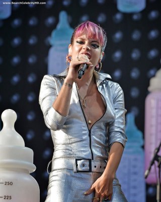 Lily Allen Nipple Slip Onstage At V Festival In London