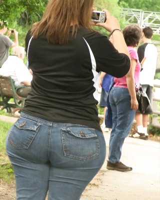 Big Butt Candid (VOYEUR-Operator) 