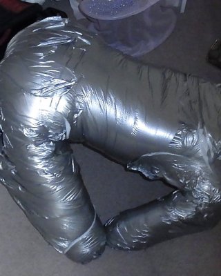 Fetisch 2: Mumifizierung Bondage Mit Plastikfolie Und Klebeband #24128784