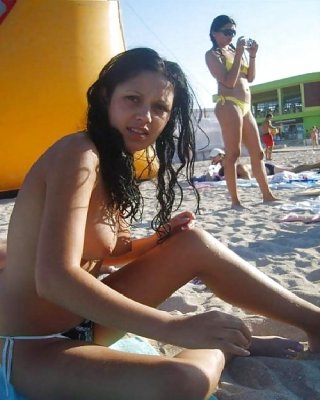 Beurette algerian to the beach for a little swim in the sea
 #28227976