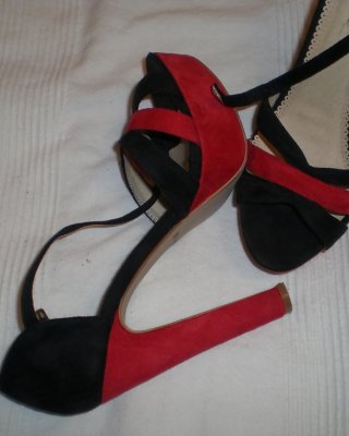 Sexy Paar Ihrer High Heels #33780315