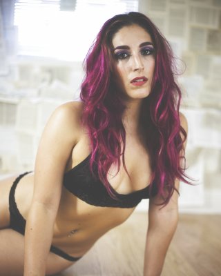 Schöne Brünette Modell #33014198