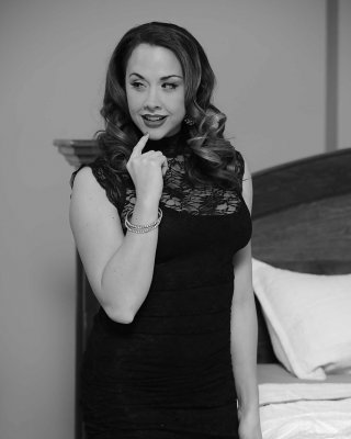 Elegante Milf Pornostar Chanel Preston mit großen Titten und haarige Muschi
 #53328727