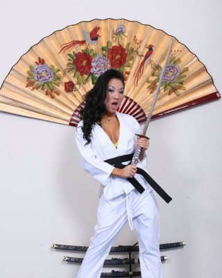 Große Titten asiatische Babe asa akira nimmt aus Uniform und masturbieren
 #52783241