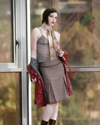 Skinny Babe Stoya posiert bekleidet und zieht sich ziemlich heiß aus
 #55655505