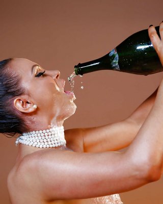 Sensual Milf Nikki Benz Is Drinking Champagne Like A Pornstar!