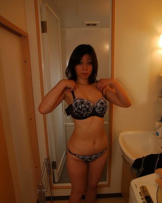 Asiatisch milf haruko ogura strips nach unten und gets gefickt tough nach dusche
 #51912789