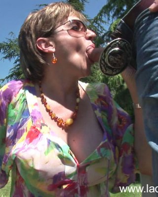 Sultry Mature Slut In Sunglasses Sucks And Fucks A Hard Cock Outdoor