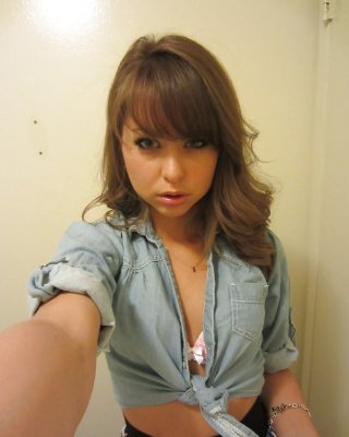 Clothed Teen Riley Reid Does Some Sexy Self Shots While In A Toilet