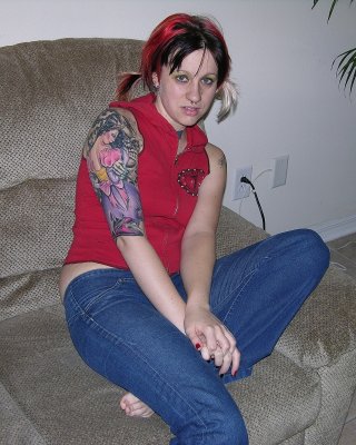 Tattooed Punkrock Amateur Teen zeigt ihr haariges rosa Arschloch
 #67504355