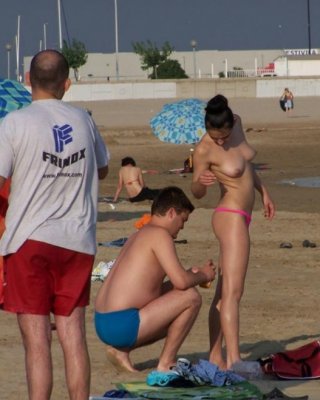 Naked Amateur Nudists At The Public Beach