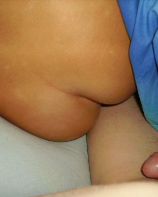 Geile Freundin streichelt und saugt Schwanz
 #67322094