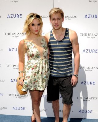 Ashley benson cleavy showing seite boob im flower print mini kleid bei azure poo
 #75253669