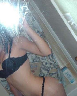 Bilder von einem camwhoring babe in ihren schwarzen Dessous
 #75717125