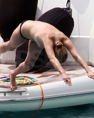 Kate Moss Enjoying With Her Boyfriend On Yacht In Topless Paparazzi Photos