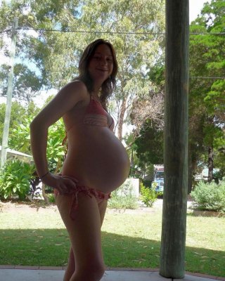 Pregnant Amateur Girls Posing