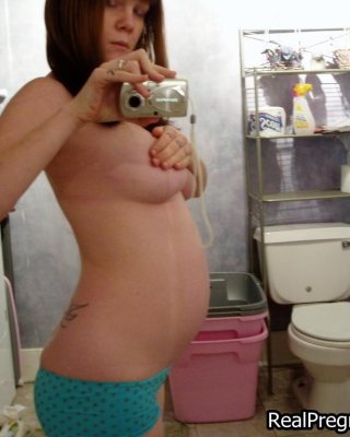 Pregnant Amateur Girls Posing