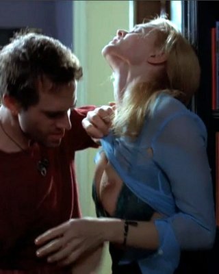 ヘザー・グラハム、ヌード映画で巨乳を披露
 #75401949