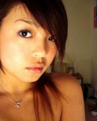Sexy asiatische Babe gibt Blowjob auf Sofa mit Gesicht cumshot
 #69872454