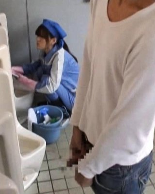 ジャップの女の子が公衆の面前で犯される
 #69737003