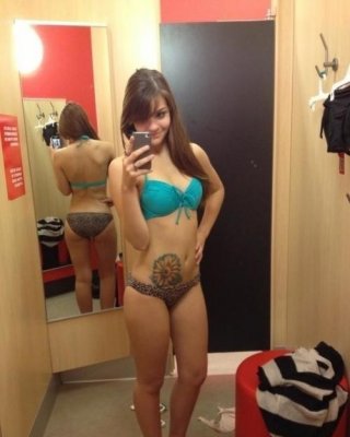 Hotties necken ihren Freund auf Cam, indem sie sexy posieren
 #76129784