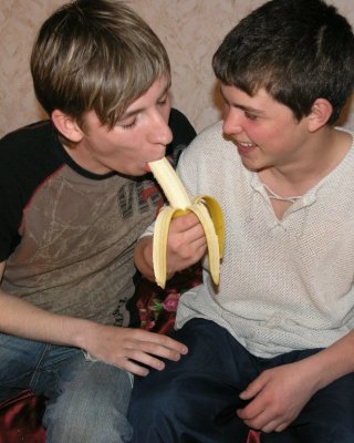 Mike\の仲間たちとのセックスが始まる #76969235