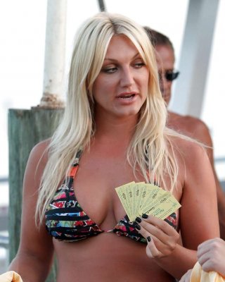 Brooke Hogan Showing Her Sexy Ass And Body In Pink Bikini And Upskirt Paparazzi 