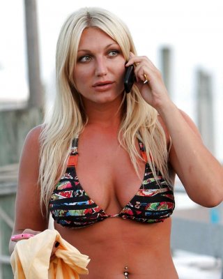 Brooke Hogan Showing Her Sexy Ass And Body In Pink Bikini And Upskirt Paparazzi 