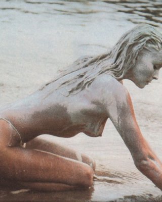 Bo Derek posiert ganz nackt im Wasser und Nacktfilm-Aufnahmen
 #75437362