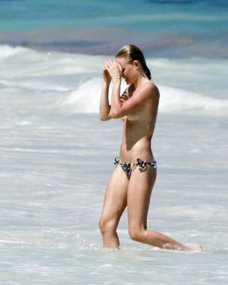 Kate Bosworth Enjoying On Beach In Topless And Exposing Her Sexy Bikini Body