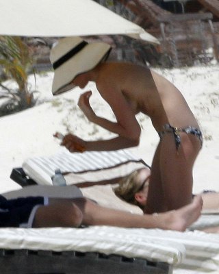 Kate Bosworth Enjoying On Beach In Topless And Exposing Her Sexy Bikini Body