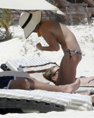 Kate Bosworth Enjoying On Beach In Topless And Exposing Her Sexy Bikini Body