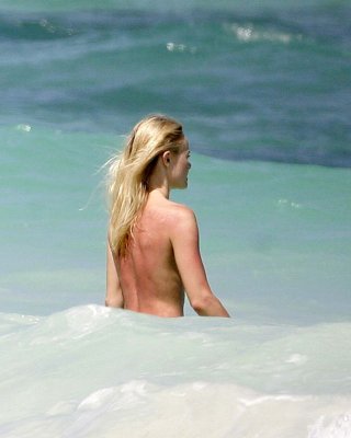 Kate Bosworth Enjoying On Beach In Topless And Exposing Her Sexy Bikini Body