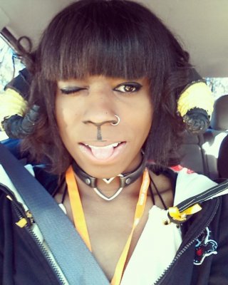 Ebony Ts Car Selfies