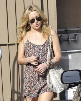 Kate Hudson aufregenden Arsch und sehen thru Brustwarzen
 #75367734