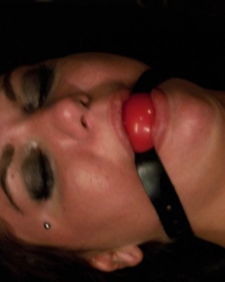 Sexy Babe wird gefesselt, dominiert und hart in Bondage gefickt
 #79482391