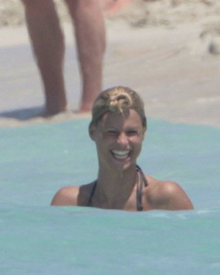 Michelle Hunziker zeigt ihre Titten und posiert nackt
 #75431767