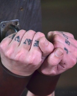Cadence cross ist dungeon gebunden in metall und gemacht zu schreien
 #71965066
