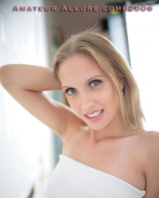 Heißes Amateur-Babe gibt einen fantastischen Schlag
 #76089911