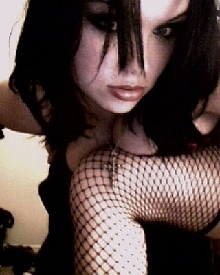 Hot emo Freundinnen blinkt wahnsinnig frechen Titten
 #78769569