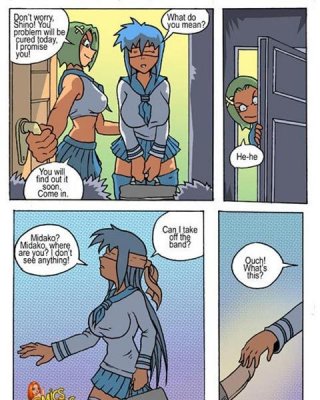 Hahn hungrig Highschool-Mädchen masturbiert und saugt aus
 #69658358