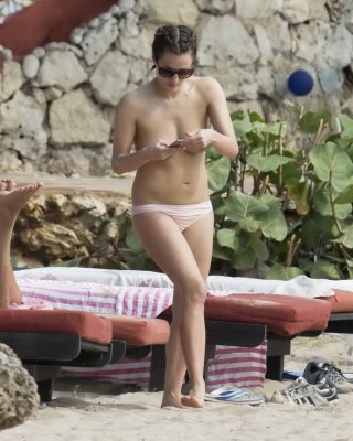 320px x 400px - Caroline Flack caught topless at the beach in Jamaica Porn Pictures, XXX  Photos, Sex Images #3231221 - PICTOA