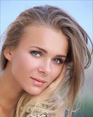 Süßes blondes Teenie erotisch nackt
 #71132699