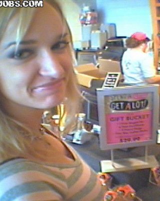 12 Bilder und 1 Film von Shelly von Street Blowjobs
 #79362508