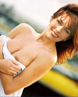 Shania twain zeigt ihre Muschi und Titten und fickt hart
 #75385490