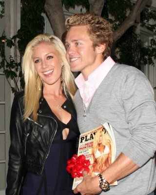 Heidi montag 全裸で毛布をかける
 #75383223