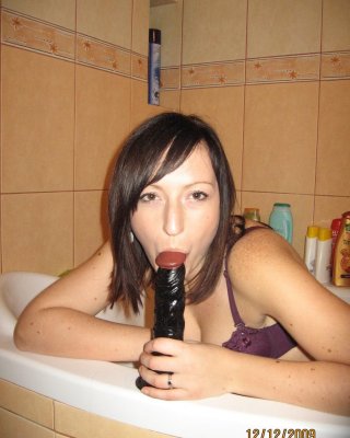 Pretty esposa chupa y come cum
 #75788969